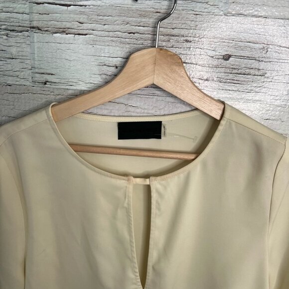 Blaque Label cream blouse top  - SIZE LARGE - Picture 4 of 9